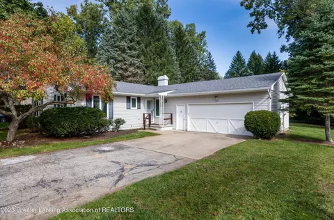 1225 Sandhill Dr, Dewitt, MI 48820