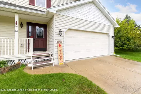 13422 Jennifer Dr, Perry, MI 48872 photo 2