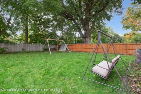 326 Everettdale Ave, Lansing, MI 48910 photo 32