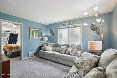 326 Everettdale Ave, Lansing, MI 48910 photo 7