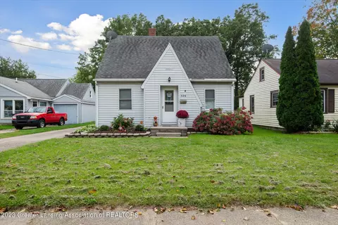 326 Everettdale Ave, Lansing, MI 48910 photo 3
