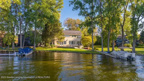 5891 E Lake Dr, Haslett, MI 48840 photo 4