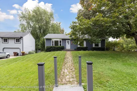 1319 Larkwood Dr, Dewitt, MI 48820 photo 3
