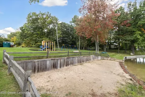 1319 Larkwood Dr, Dewitt, MI 48820 photo 54