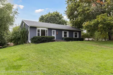 1319 Larkwood Dr, Dewitt, MI 48820