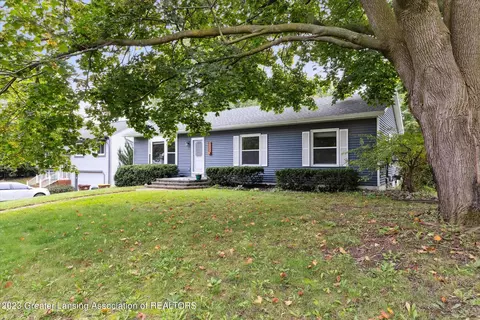 1319 Larkwood Dr, Dewitt, MI 48820 photo 4