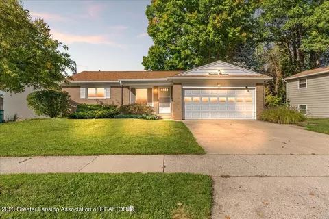 1914 Peggy Pl, Lansing, MI 48910