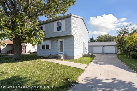 2813 Newark Ave, Lansing, MI 48911
