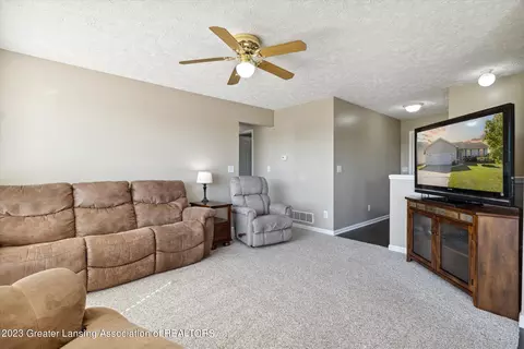 1880 E Townsend Rd, Saint Johns, MI 48879 photo 11