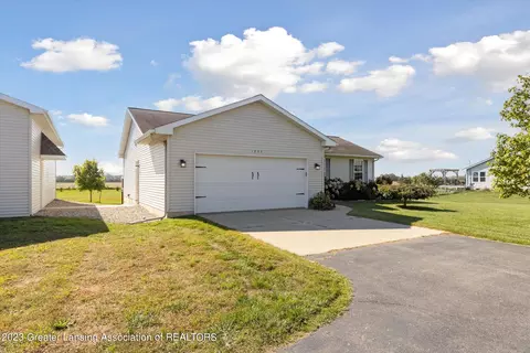 1880 E Townsend Rd, Saint Johns, MI 48879 photo 3