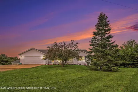 5211 E Pratt Rd, Saint Johns, MI 48879 photo 2
