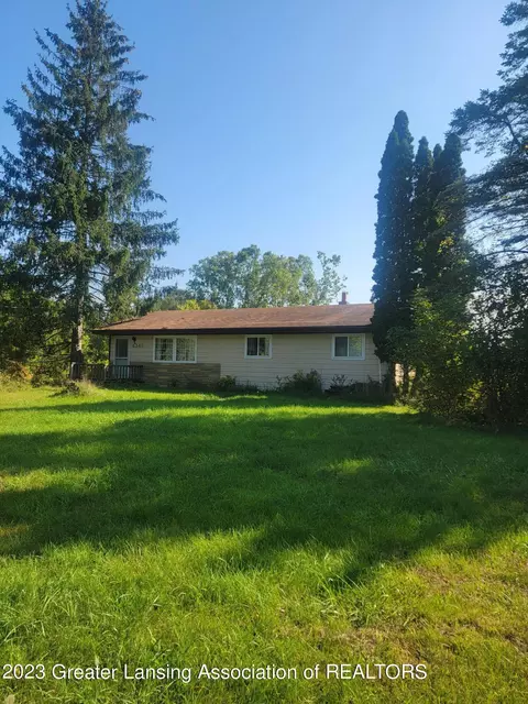 4348 Smith Rd, Dimondale, MI 48821