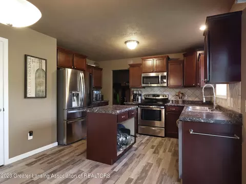 5614 Bittern Dr, Holt, MI 48842 photo 6