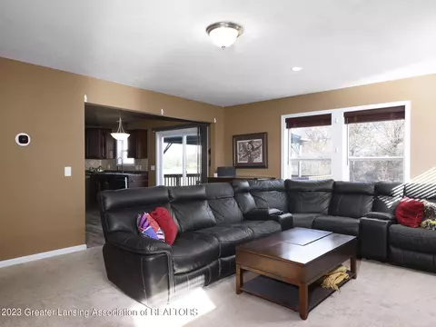 5614 Bittern Dr, Holt, MI 48842 photo 3