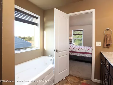 5614 Bittern Dr, Holt, MI 48842 photo 13