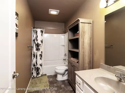 5614 Bittern Dr, Holt, MI 48842 photo 18