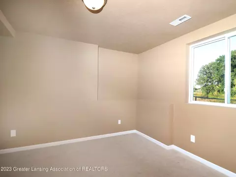 5614 Bittern Dr, Holt, MI 48842 photo 21