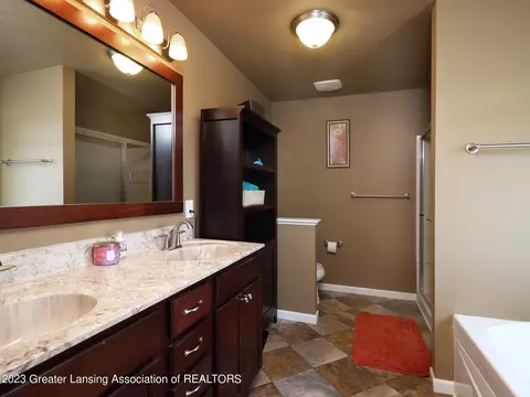 5614 Bittern Dr, Holt, MI 48842 photo 12