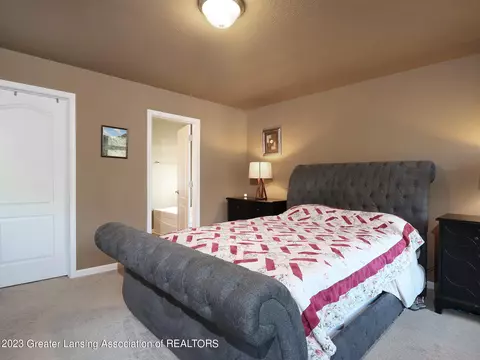 5614 Bittern Dr, Holt, MI 48842 photo 11