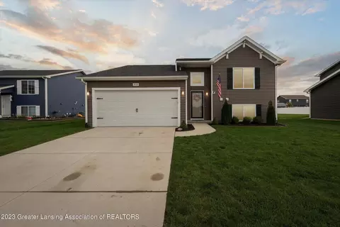 3038 Ivy Wood Cir, Howell, MI 48855