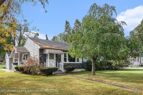 524 Edwards St, Grand Ledge, MI 48837