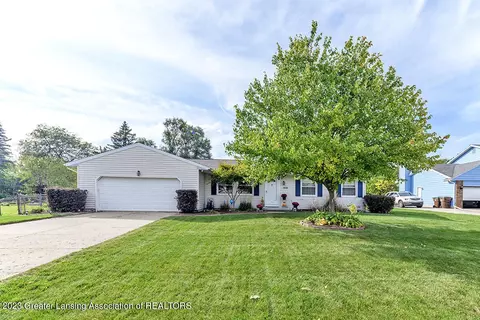 910 Old Erin Way, Lansing, MI 48917