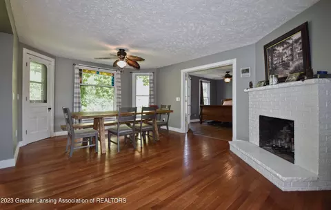 105 E Columbia Rd, Mason, MI 48854 photo 10