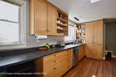 105 E Columbia Rd, Mason, MI 48854 photo 16