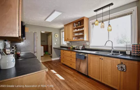 105 E Columbia Rd, Mason, MI 48854 photo 8