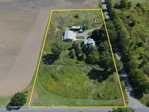105 E Columbia Rd, Mason, MI 48854 photo 3