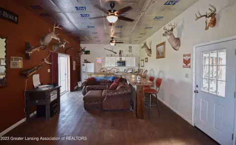 105 E Columbia Rd, Mason, MI 48854 photo 5