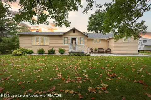 4385 M 52, Williamston, MI 48895