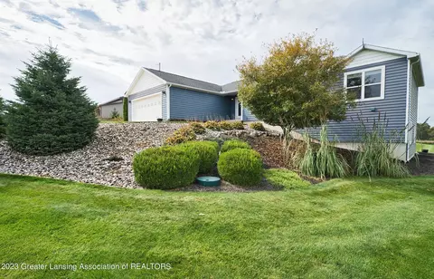 6636 S Krepps Rd, Saint Johns, MI 48879