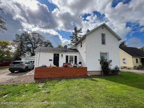 912 E Walker St, Saint Johns, MI 48879