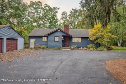 1393 S Michigan Rd, Eaton Rapids, MI 48827