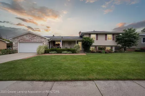 1700 Briarwood Dr, Lansing, MI 48917