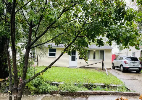 729 Julia St, Lansing, MI 48910