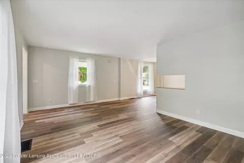 426 Jackson St, Grand Ledge, MI 48837 photo 12
