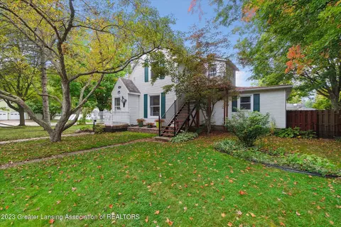426 Jackson St, Grand Ledge, MI 48837