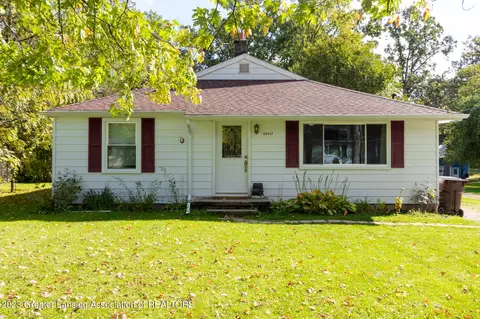 13417 Allen St, Bath, MI 48808