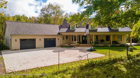 3316 Pinch Hwy, Potterville, MI 48876