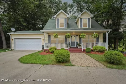 605 Michaels View Ln, Eaton Rapids, MI 48827