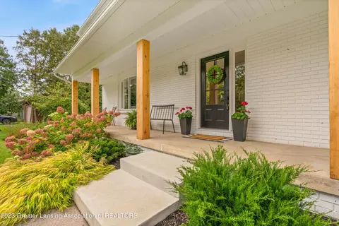 1201 Riverside Dr, Owosso, MI 48867 photo 4