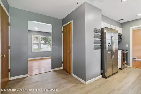 4601 Devonshire Ave, Lansing, MI 48910 photo 11