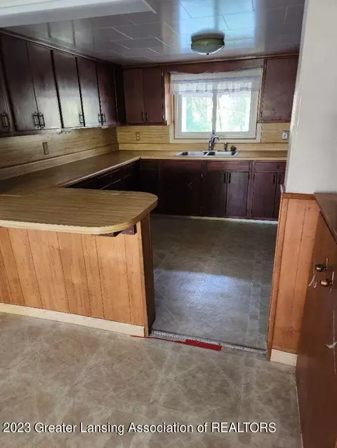124 High St, Grand Ledge, MI 48837