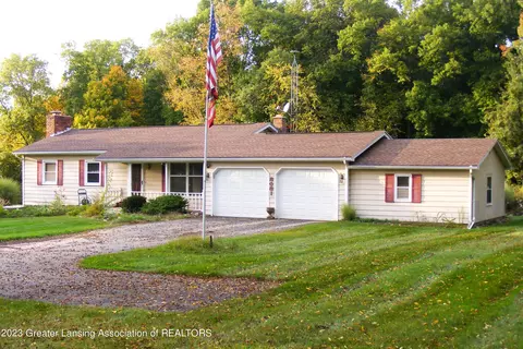 8081 Walters Hwy, Eaton Rapids, MI 48827