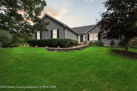 1206 Waverly Rd, Dimondale, MI 48821