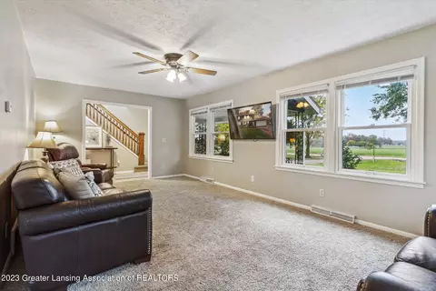 5879 N Dewitt Rd, Saint Johns, MI 48879 photo 12