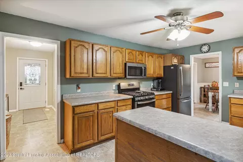 5879 N Dewitt Rd, Saint Johns, MI 48879 photo 18