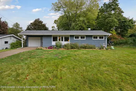 2312 Kuerbitz Dr, Lansing, MI 48906